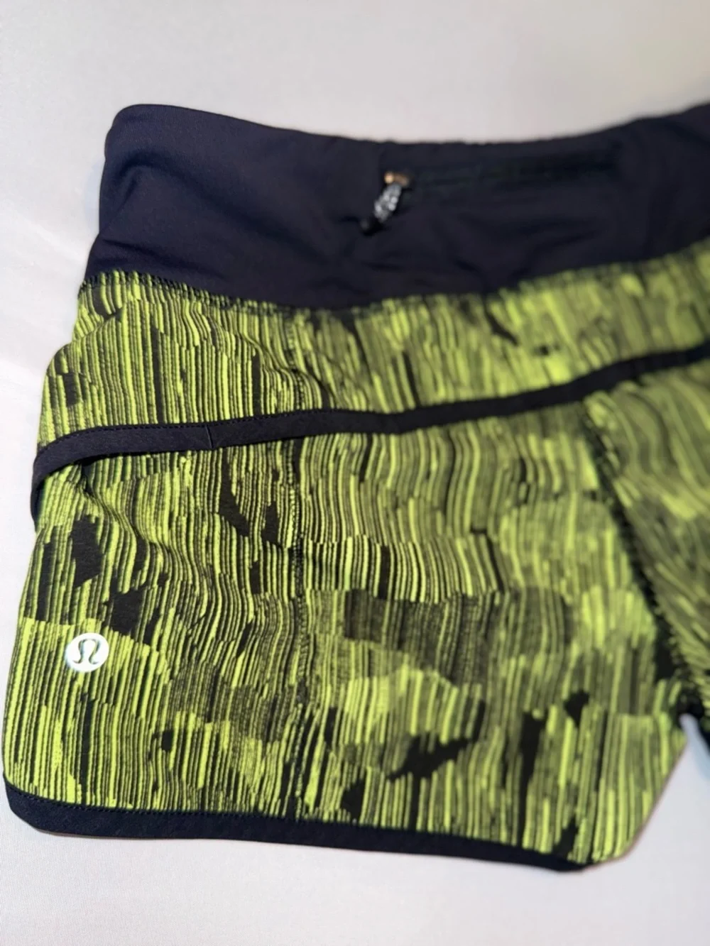Lululemon Women’s Green Performance Athletic Active Lined Running Shorts Size 4
